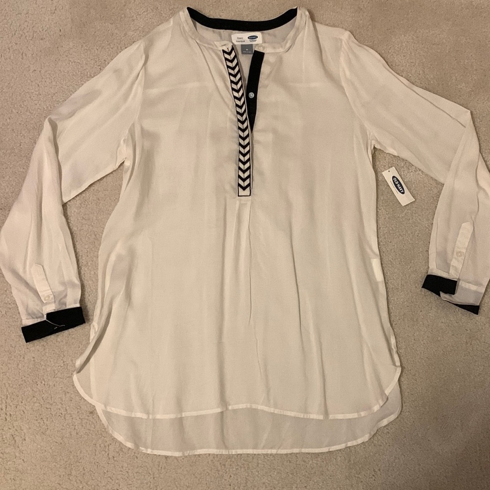 NWT Black and White top